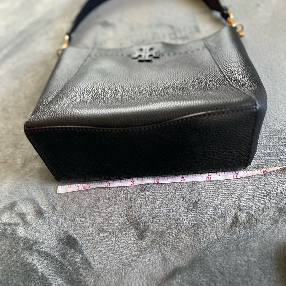 Tory Burch McGraw Pebbled Leather Bucket Bag | Black | Gold Hardware - Picture 15 of 15